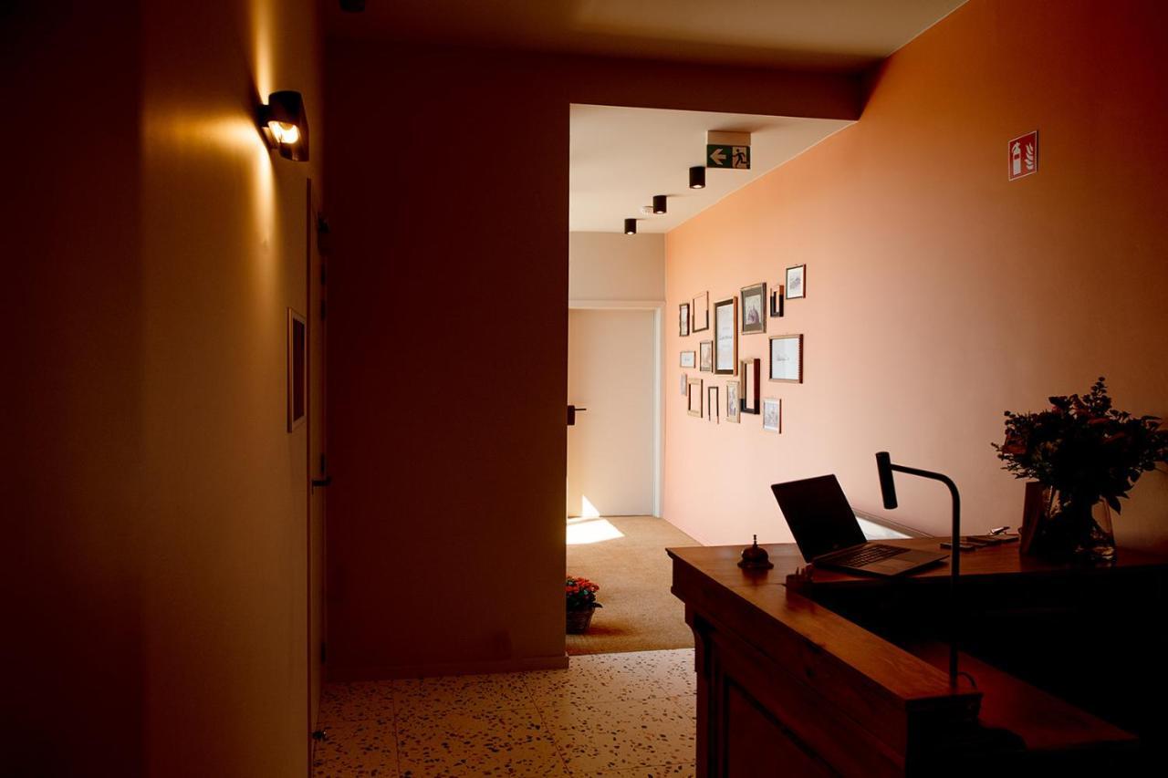 Hotel De La Poste Ellezelles Екстериор снимка